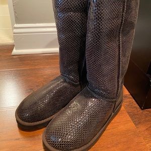 Brown snakeskin Ugg’s